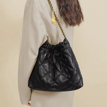 Fashionable Large Capacity Crossbody Bag – Quilted Leather