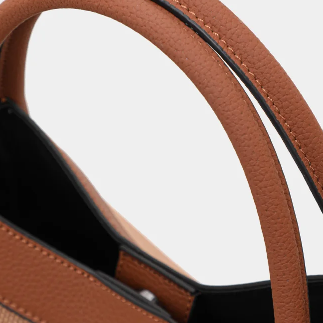 High-capacity Women's Handbag | Essence New York