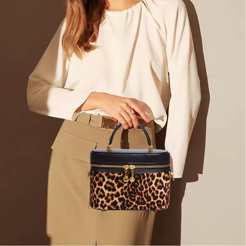 Fashionable Makeup Box Handbag – Chic & Versatile